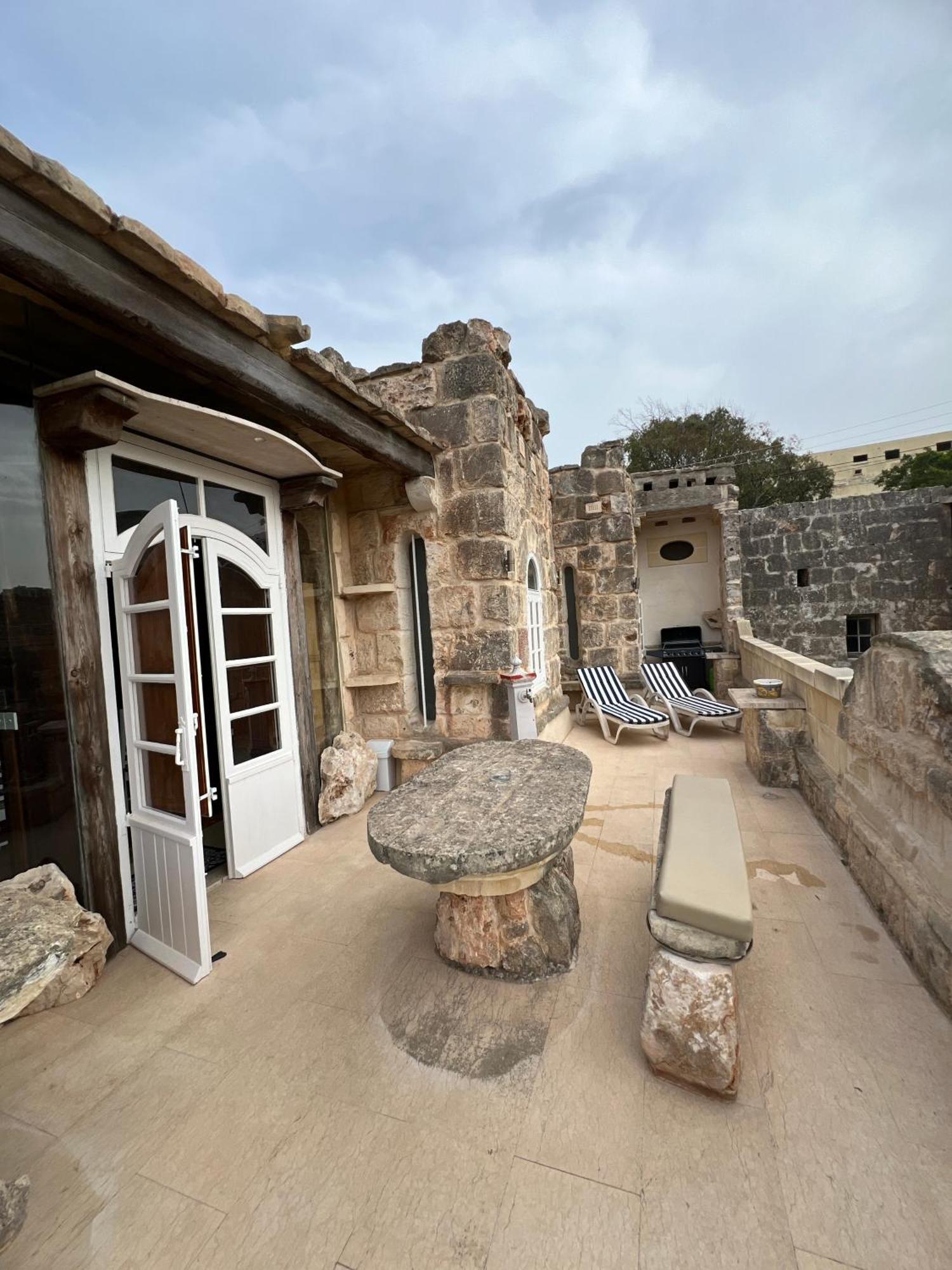 Traditional Maltese Home By Ma Properties St. Paul's Bay Exteriör bild